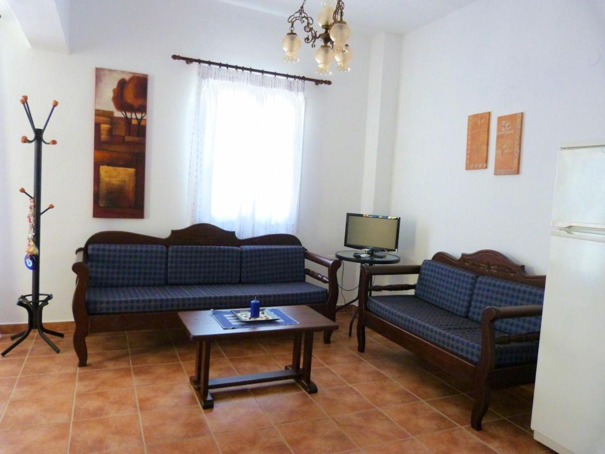 Ioli Apartments Alopronia Bagian luar foto
