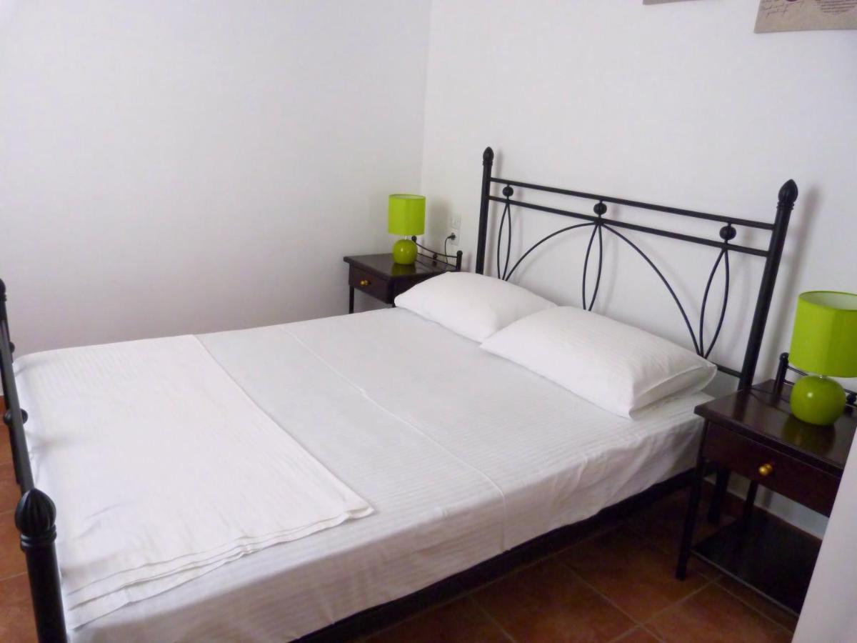 Ioli Apartments Alopronia Bagian luar foto