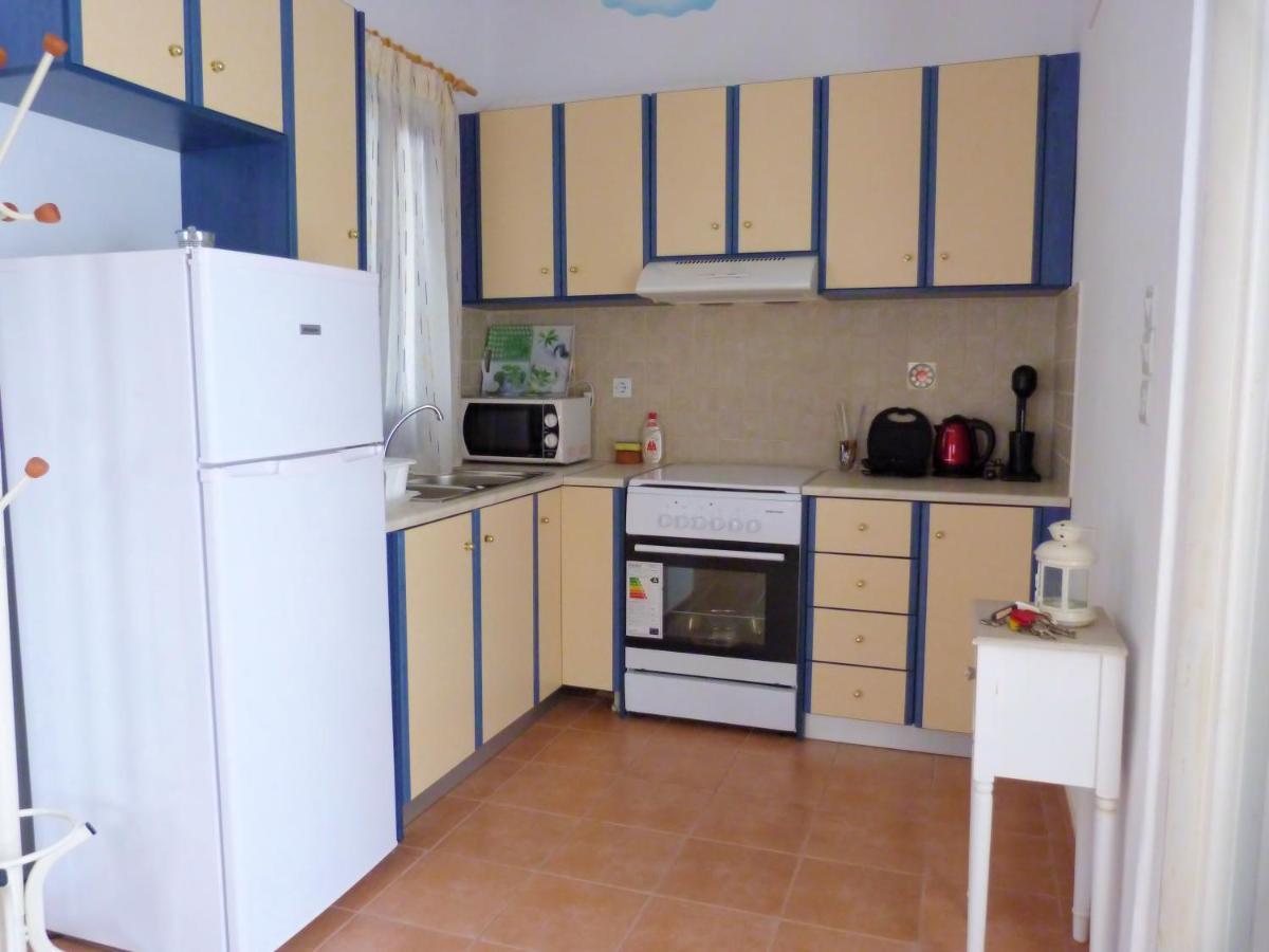 Ioli Apartments Alopronia Bagian luar foto