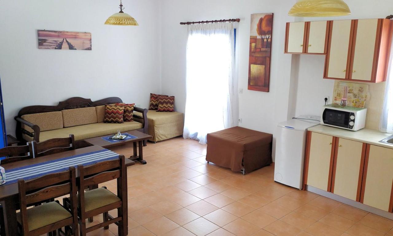 Ioli Apartments Alopronia Bagian luar foto