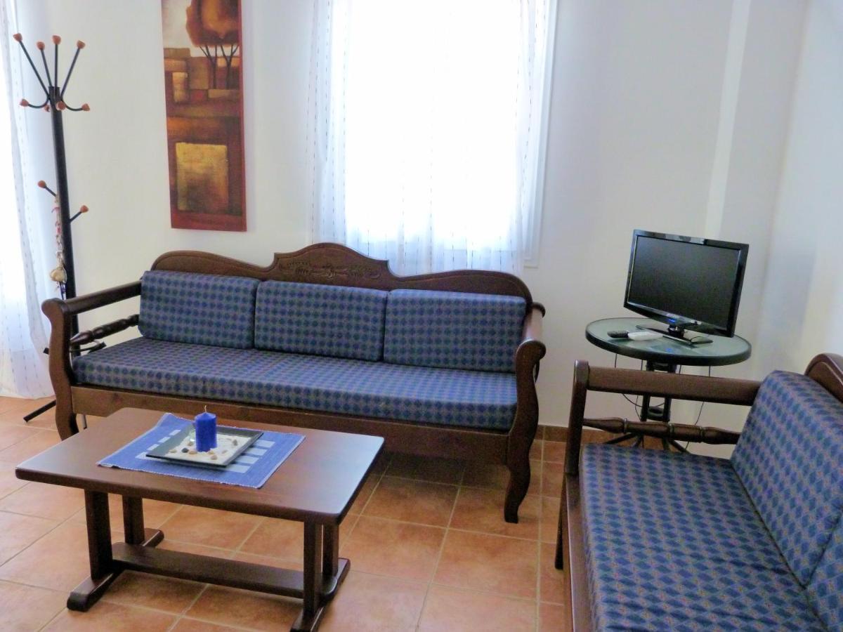 Ioli Apartments Alopronia Bagian luar foto