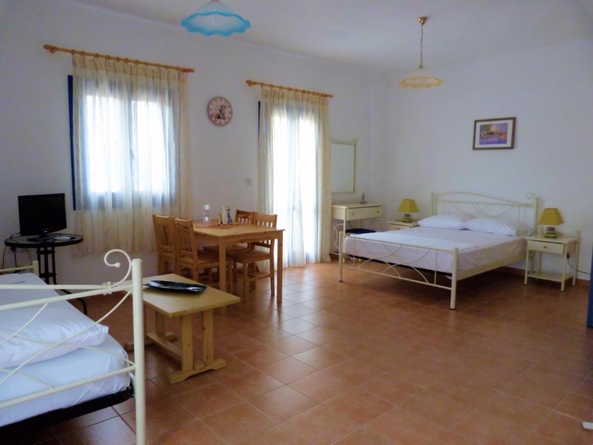 Ioli Apartments Alopronia Bagian luar foto