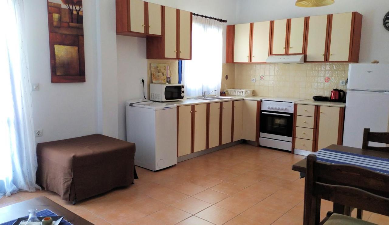 Ioli Apartments Alopronia Bagian luar foto