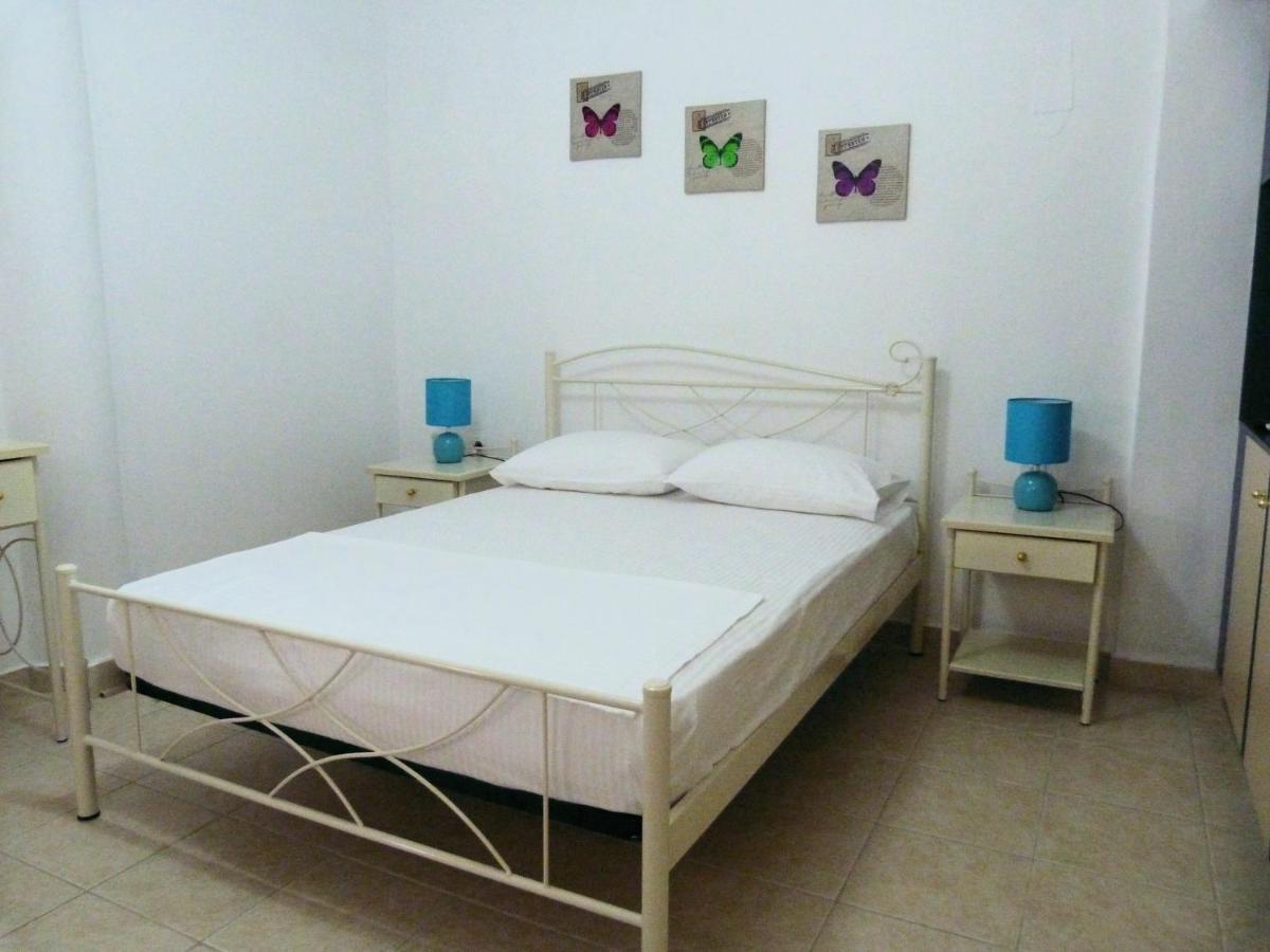 Ioli Apartments Alopronia Bagian luar foto