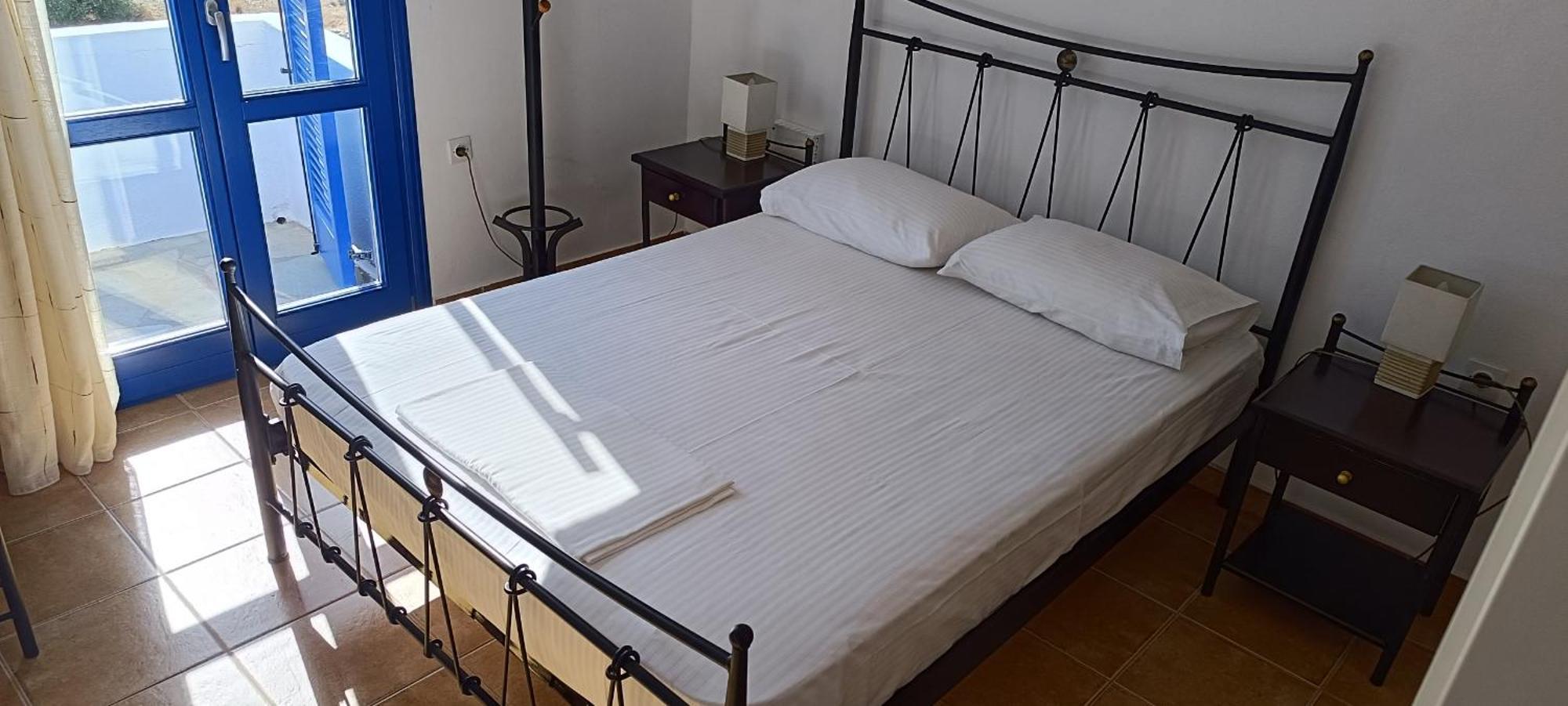 Ioli Apartments Alopronia Bagian luar foto