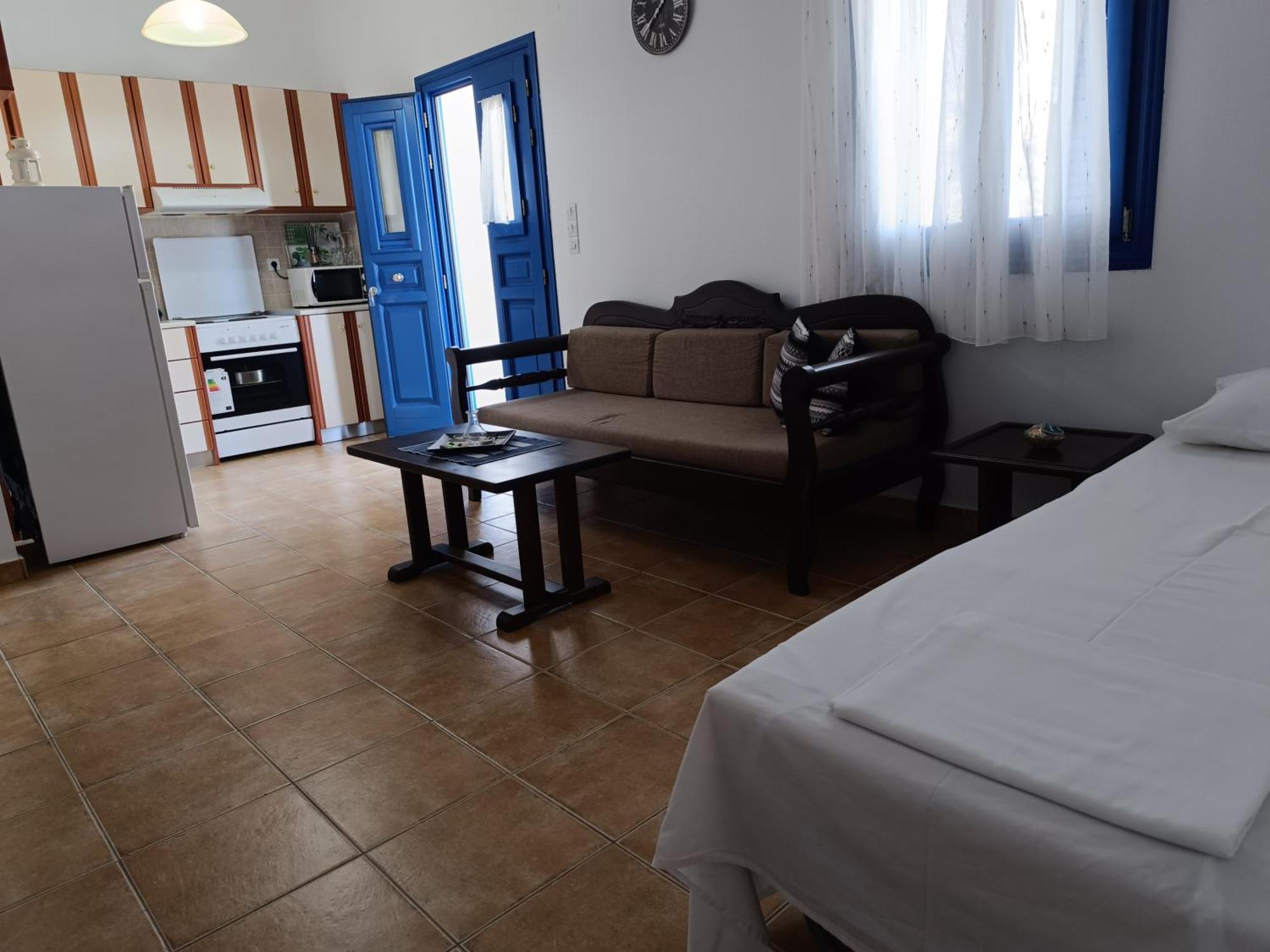 Ioli Apartments Alopronia Bagian luar foto