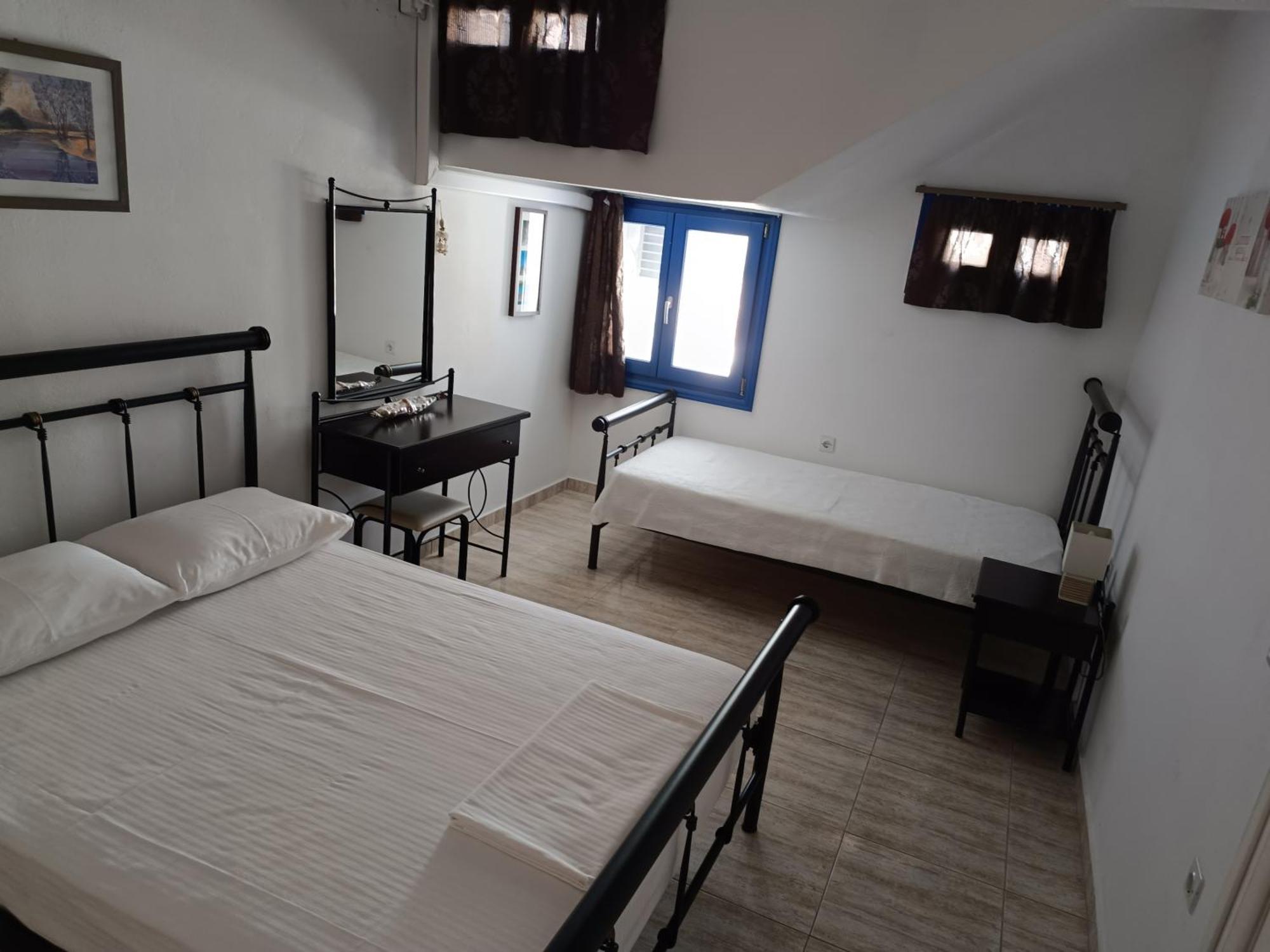 Ioli Apartments Alopronia Bagian luar foto